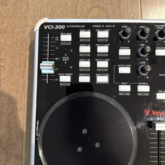 Vestax VCI-300 DJ Controller Console - Picture 5 of 10